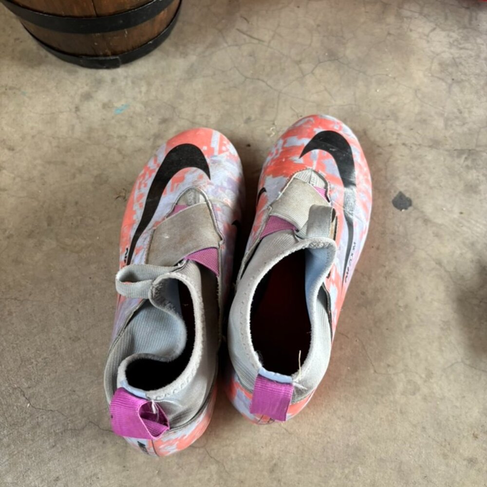 Nike Zoom Cleats Girls size